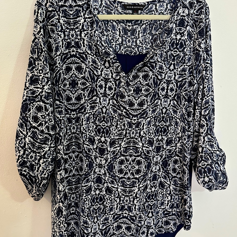 Rock & Republic Navy & White Printed V-Neck Blouse